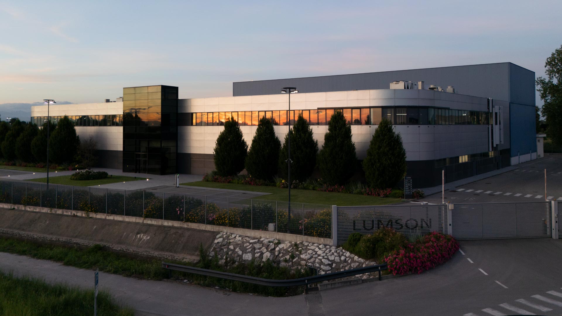 Lumson - Cosmetic Primary Packaging 